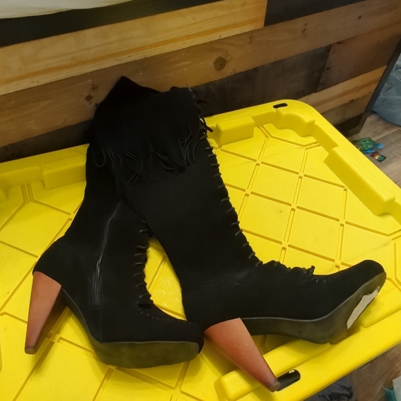 Jeffrey Campbell Shoes - Jeffrey Campbell top moss knee-high fringe boots